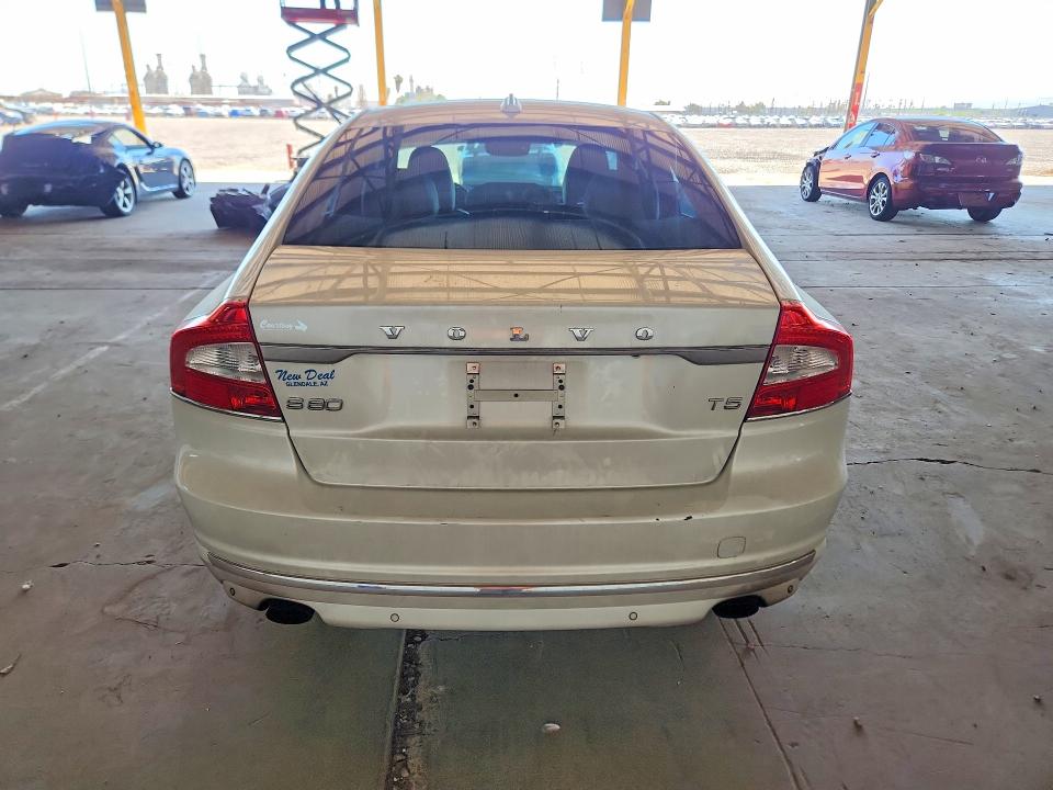 Photo 6 from auction – 2015 VOLVO S80 with VIN YV140MAK8F1186795