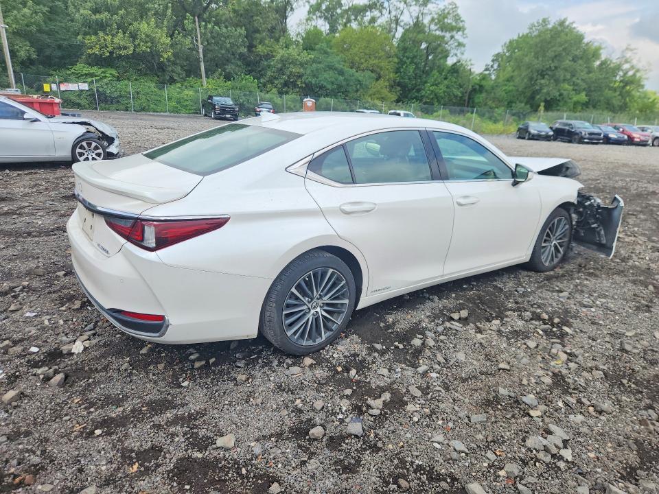 Photo 3 from auction – 2022 LEXUS ES 300H with VIN 58ADA1C15NU020595