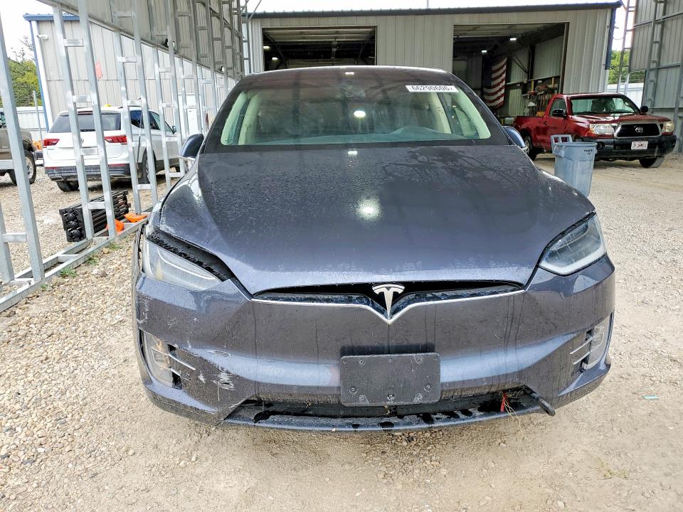 Photo 5 from auction – 2016 TESLA MODEL X with VIN 5YJXCAE25GF011951