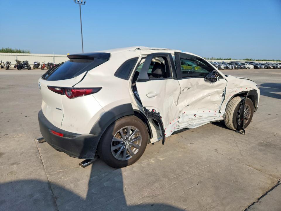 Photo 3 from auction – 2026 MAZDA CX-30 with VIN 3MVDMBAL5TM152253