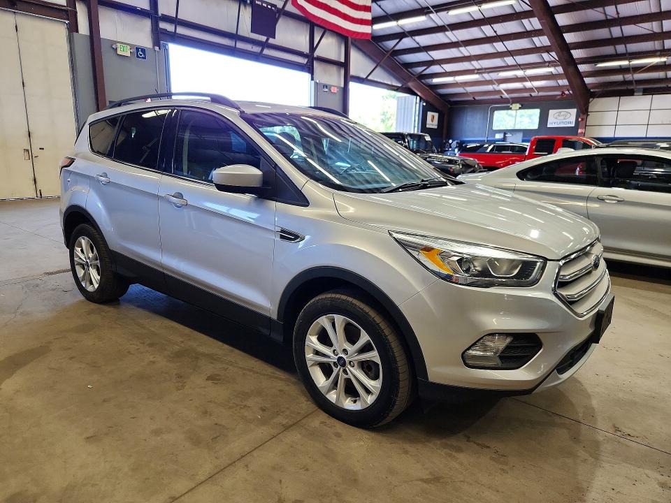 Photo 4 from auction – 2018 FORD ESCAPE with VIN 1FMCU9HD2JUB26704