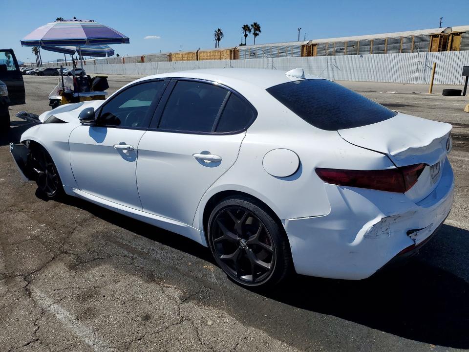 Photo 2 from auction – 2020 ALFA ROMEO GIULIA with VIN ZARFAMAN4L7634289