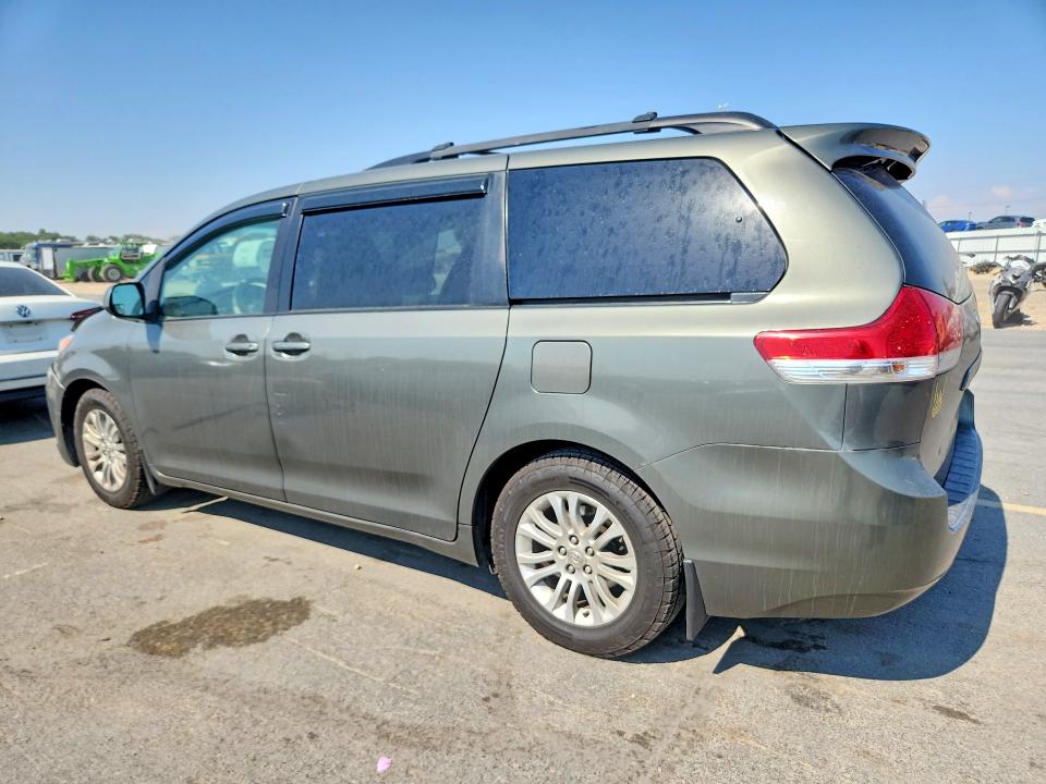 Photo 2 from auction – 2012 TOYOTA SIENNA with VIN 5TDYK3DC7CS197270