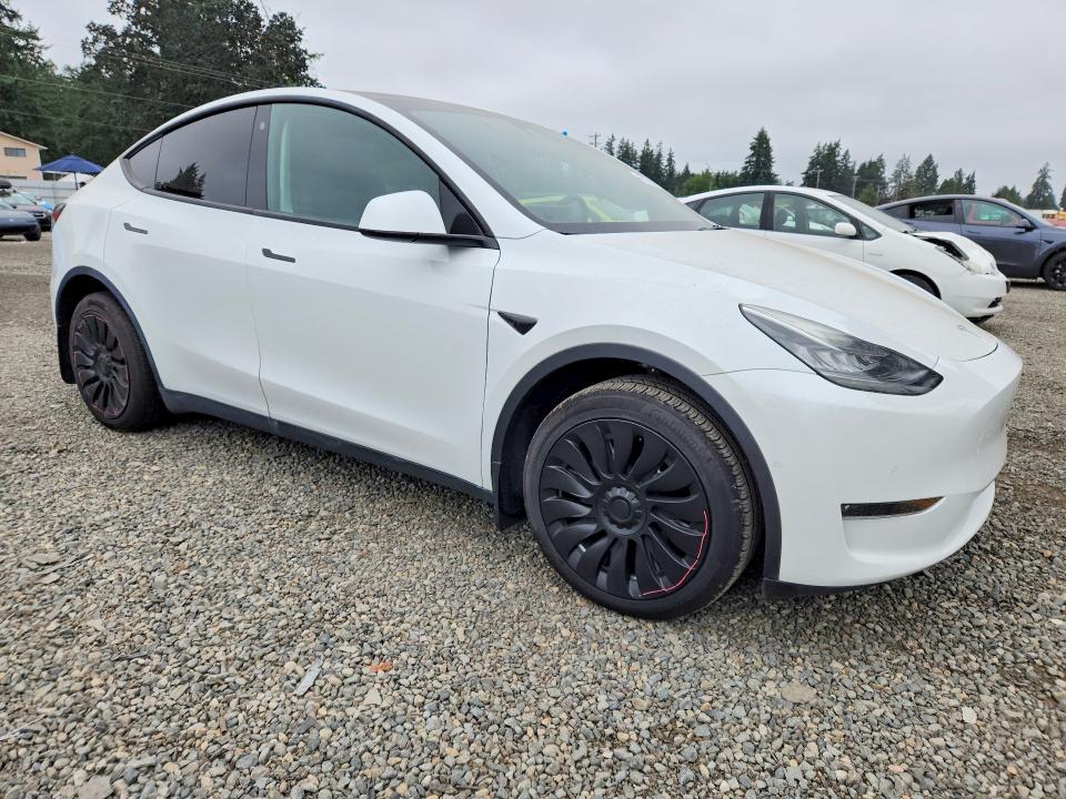 Photo 4 from auction – 2022 TESLA MODEL Y with VIN 7SAYGDEE5NF407236