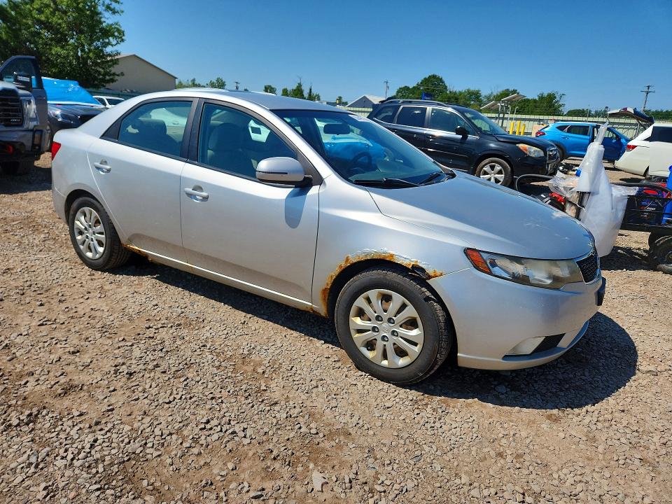 Photo 4 from auction – 2013 KIA FORTE with VIN KNAFU4A25D5740476