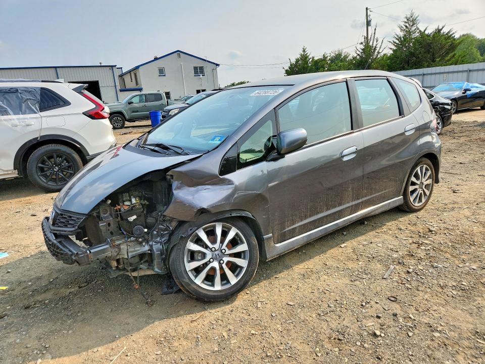 HONDA FIT 2013 with VIN JHMGE8H5XDC036652 - Photo from auction