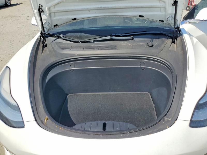Photo 11 from auction – 2018 TESLA MODEL 3 with VIN 5YJ3E1EB5JF106591