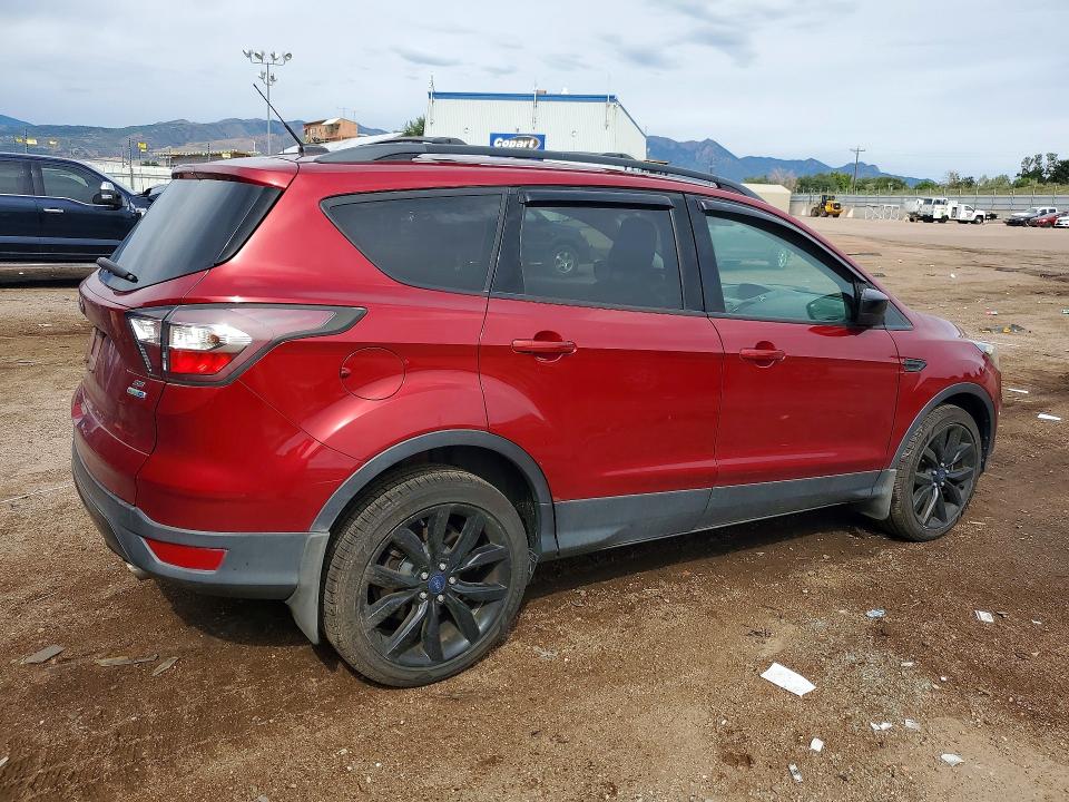 Photo 3 from auction – 2018 FORD ESCAPE with VIN 1FMCU9GD7JUA62273