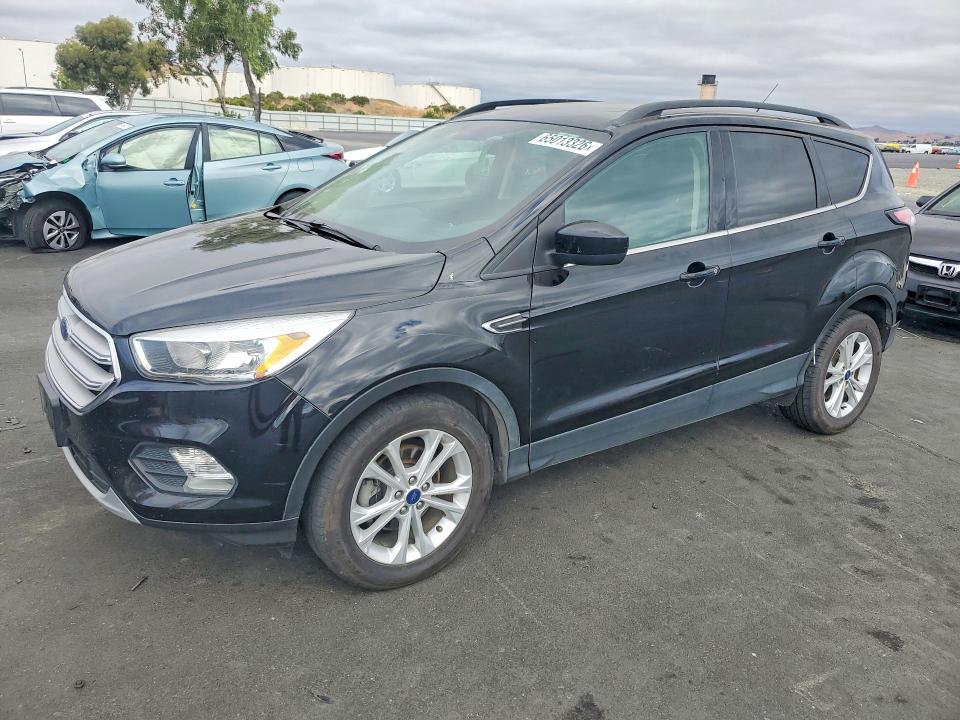 FORD ESCAPE 2018 с VIN 1FMCU0GD1JUB29073 - Фото с аукциона