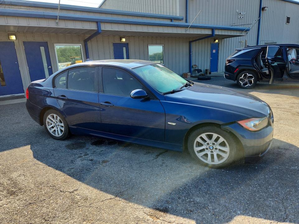 Zdjęcie 4 z aukcji – 2006 BMW 325 z VIN WBAVB13576PT03688