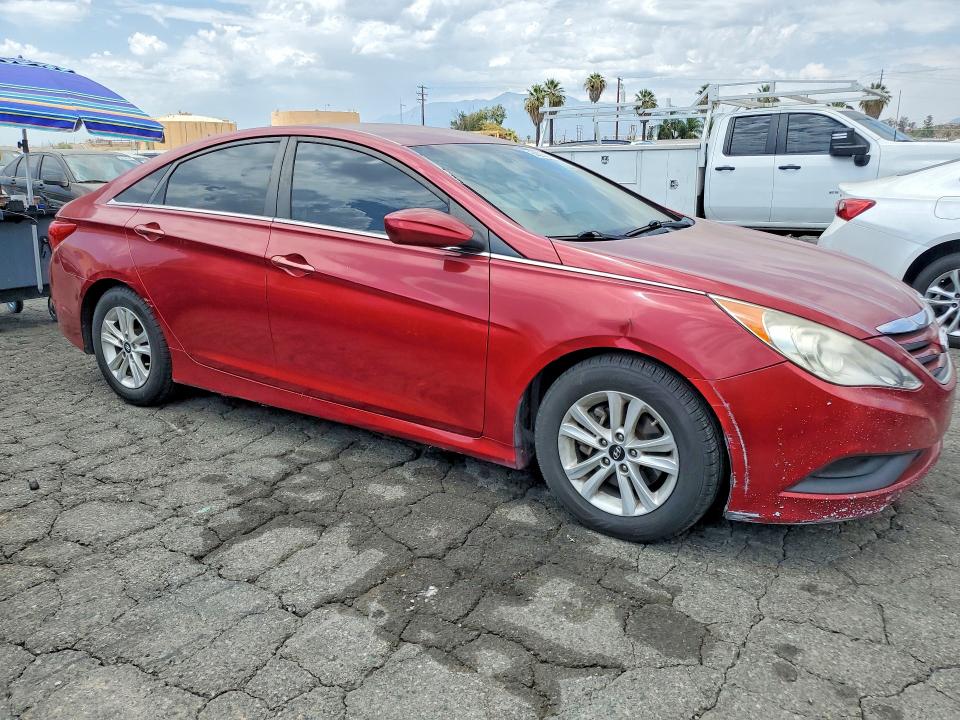 Photo 4 from auction – 2014 HYUNDAI SONATA with VIN 5NPEB4AC6EH845168