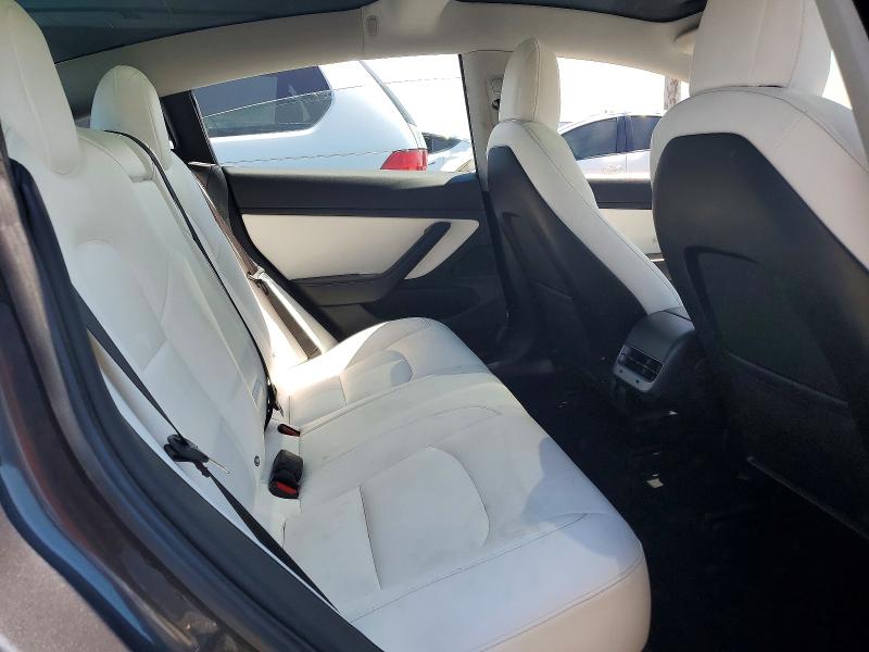 Photo 10 from auction – 2018 TESLA MODEL 3 with VIN 5YJ3E1EB8JF111848