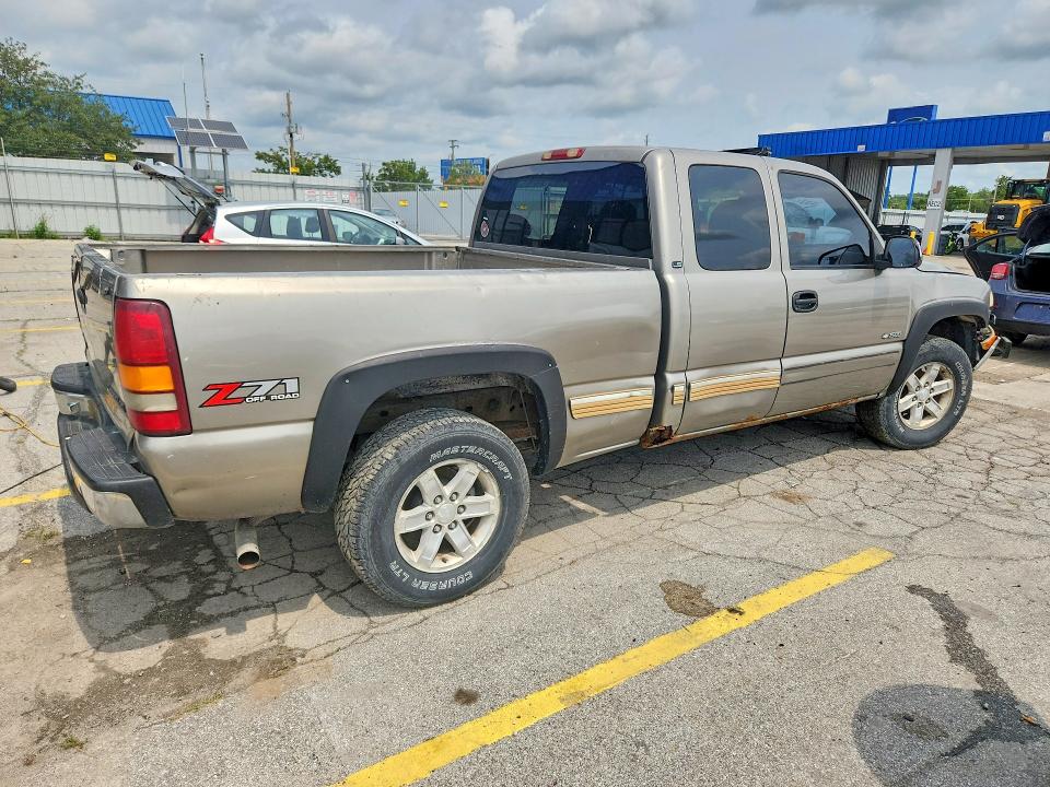 Снимка 3 от търг – 2001 CHEVROLET SILVERADO с VIN 2GCEK19T011283735