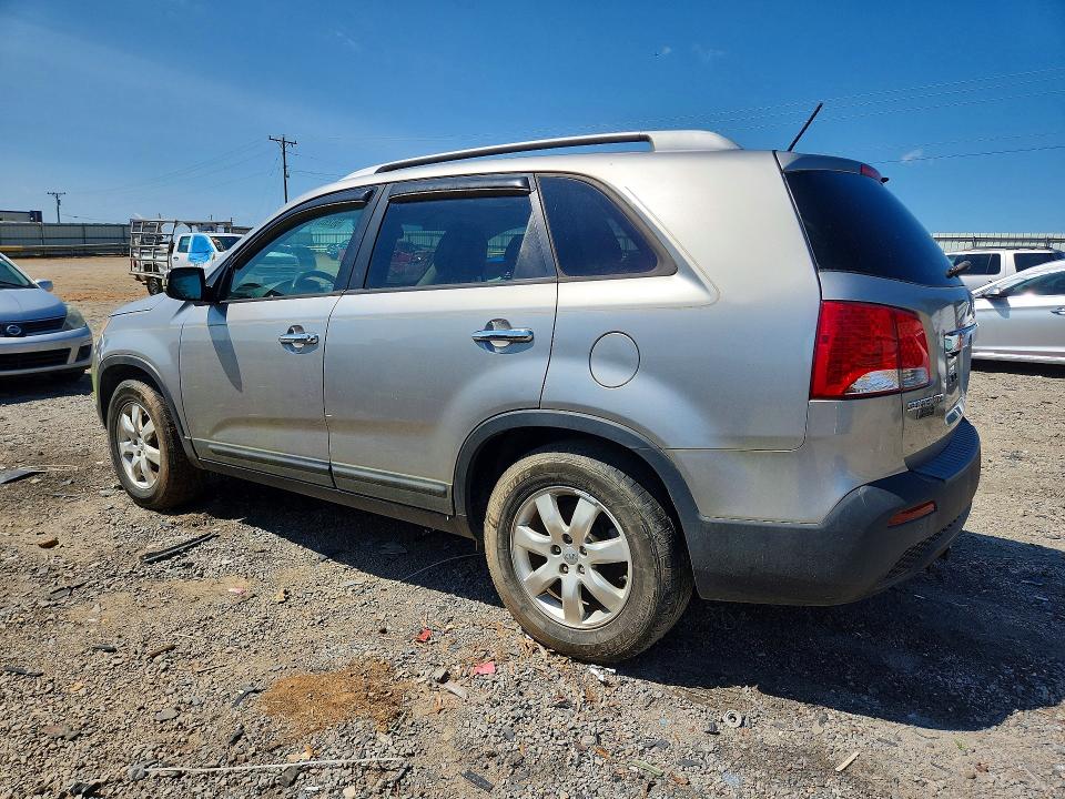 Photo 2 from auction – 2013 KIA SORENTO with VIN 5XYKT4A2XDG418928