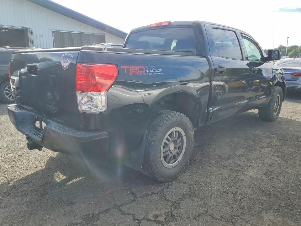 Photo 3 from auction – 2010 TOYOTA TUNDRA with VIN 5TFDY5F10AX152330