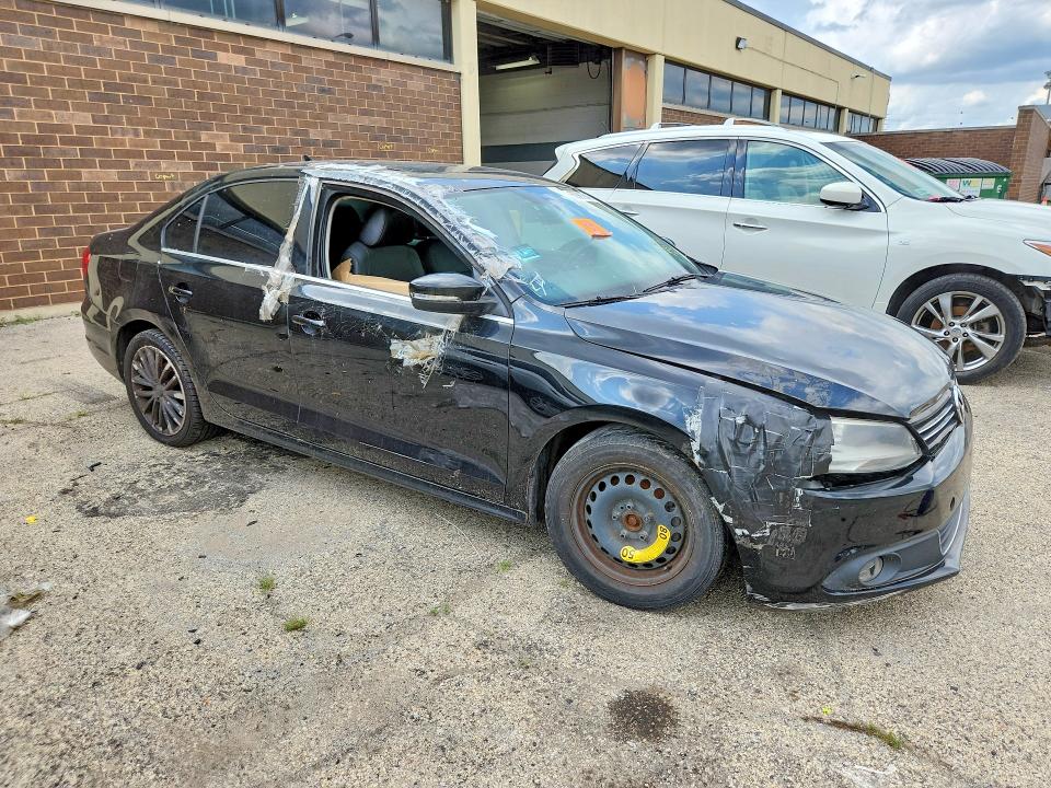 Photo 4 from auction – 2011 VOLKSWAGEN JETTA with VIN 3VWLX7AJ5BM376151