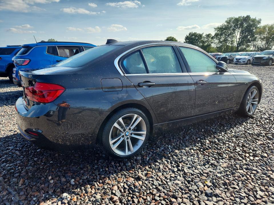 Photo 3 from auction – 2018 BMW 330 with VIN WBA8D9G51JNU71363