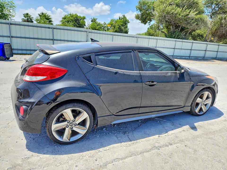 Photo 3 from auction – 2013 HYUNDAI VELOSTER with VIN KMHTC6AE2DU102573