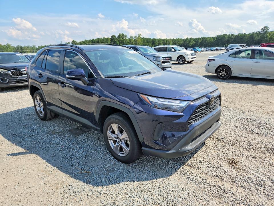 Photo 4 from auction – 2022 TOYOTA RAV4 with VIN 2T3W1RFV5NW219327