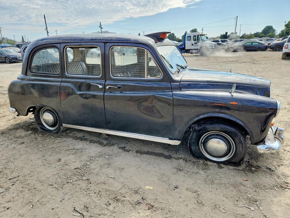 Photo 4 from auction – 1967 AUSTIN FX4D with VIN FX4D9774