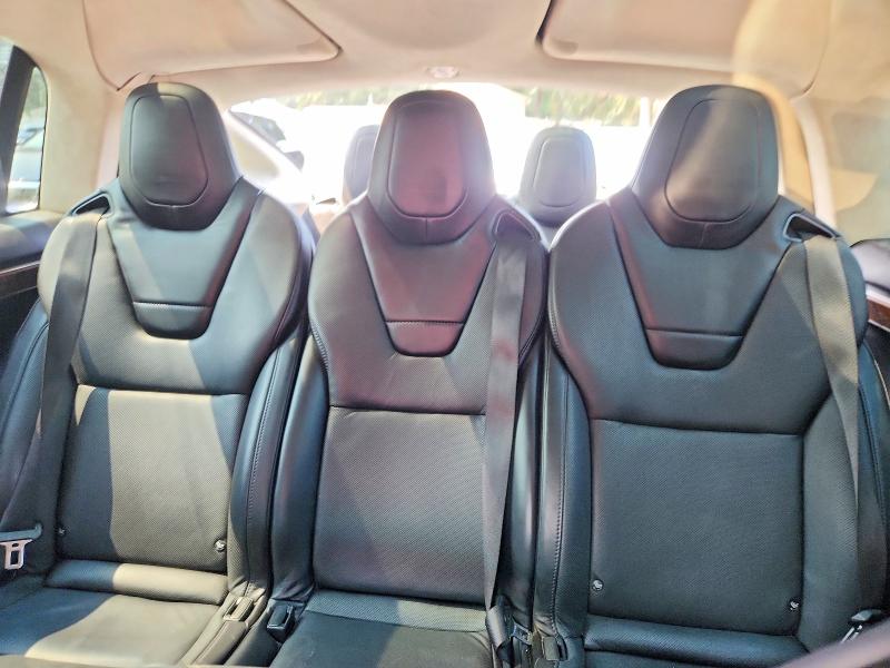 Photo 10 from auction – 2016 TESLA MODEL X with VIN 5YJXCAE41GF010782