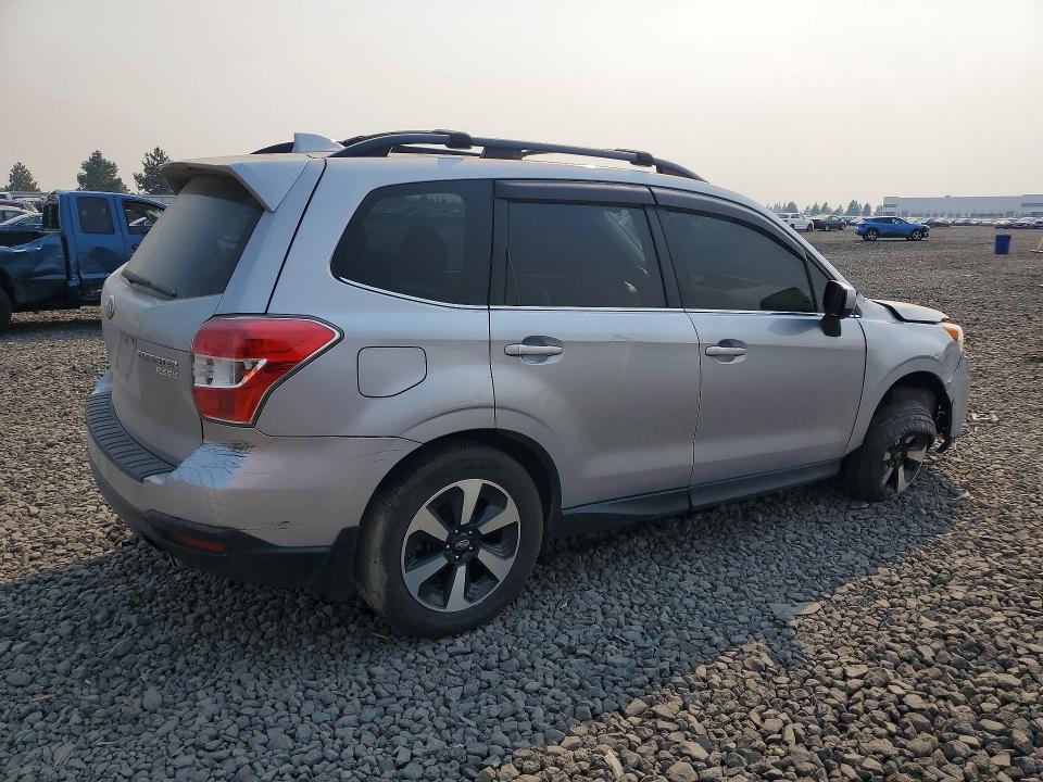 Photo 3 from auction – 2016 SUBARU FORESTER with VIN JF2SJAKC4GH535221