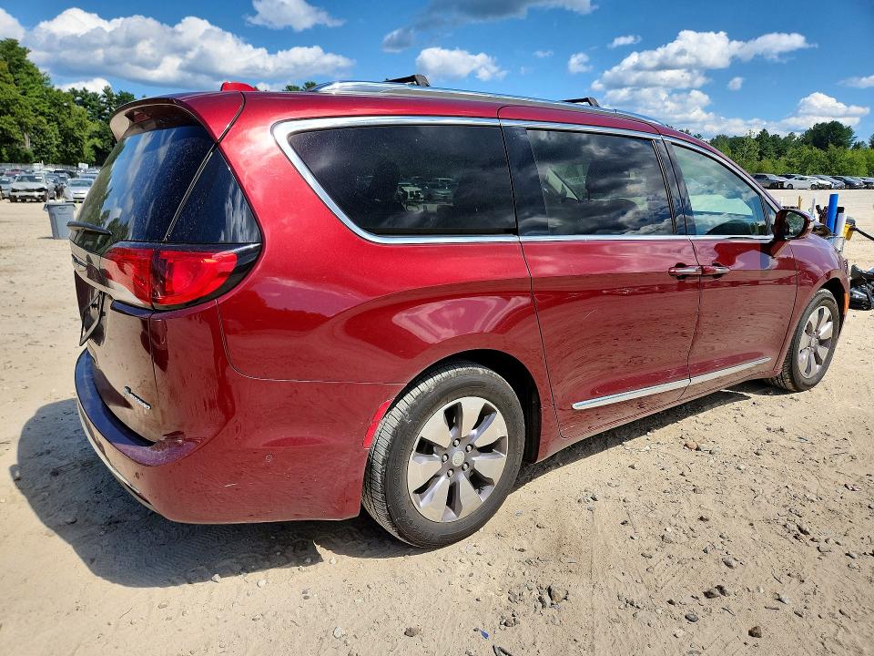 Photo 3 from auction – 2019 CHRYSLER PACIFICA with VIN 2C4RC1N79KR509040