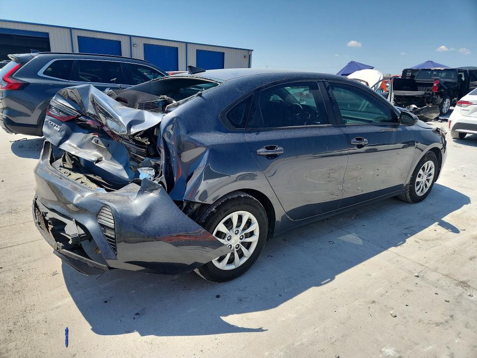 Photo 3 from auction – 2022 KIA FORTE with VIN 3KPF24AD7NE484244