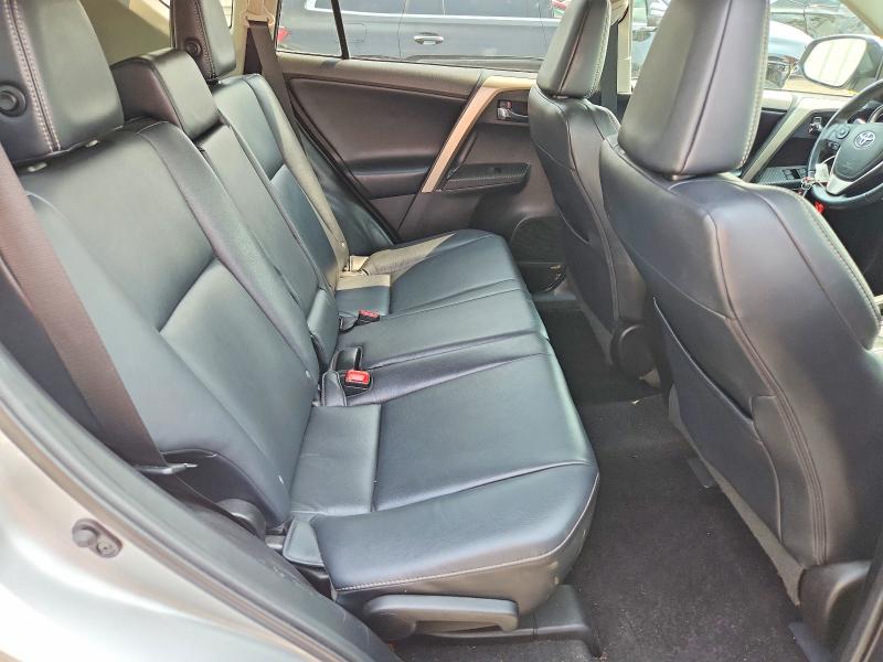 Photo 11 from auction – 2014 TOYOTA RAV4 with VIN 2T3DFREV3EW161647