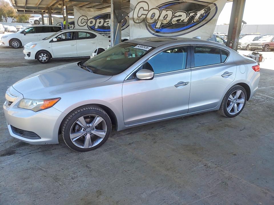 ACURA ILX 2015 مع رقم تعريف المركبة 19VDE1F31FE002570 - صورة من المزاد