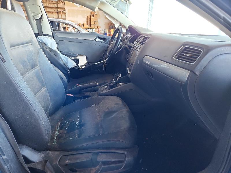Photo 7 from auction – 2017 VOLKSWAGEN JETTA with VIN 3VWDB7AJ0HM225309