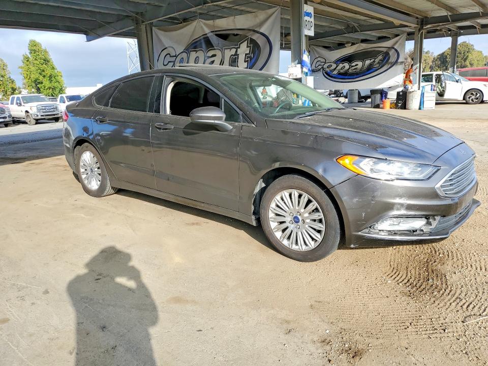 Photo 4 from auction – 2018 FORD FUSION with VIN 3FA6P0LU1JR128517