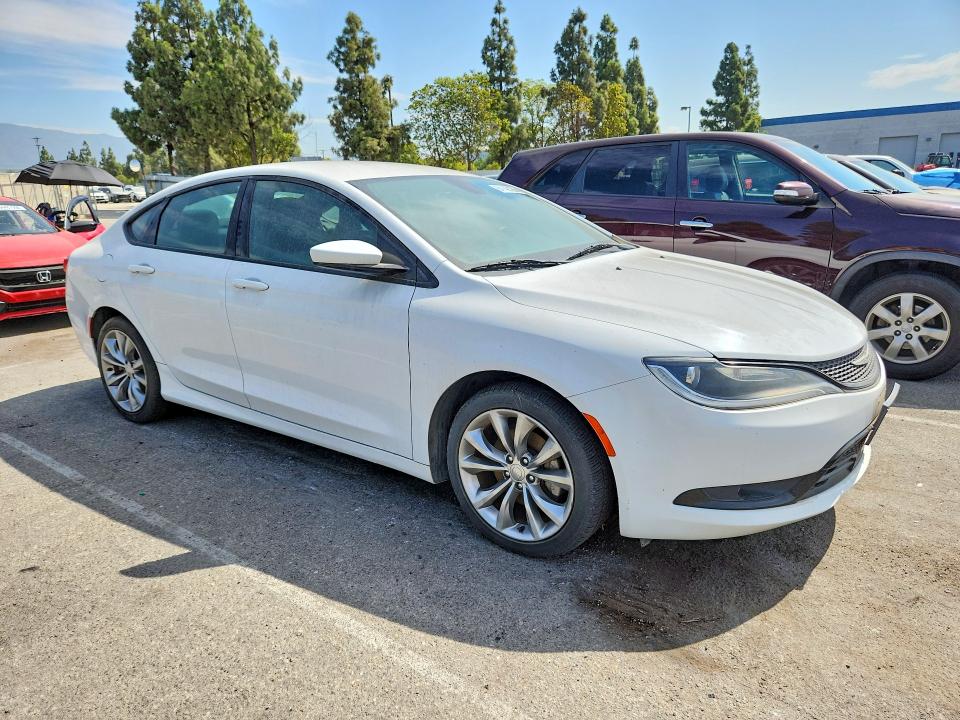 Photo 4 from auction – 2015 CHRYSLER 200 with VIN 1C3CCCBB7FN746921