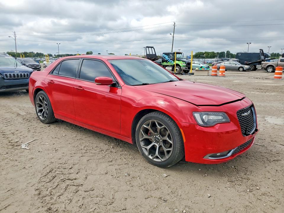 Photo 4 from auction – 2015 CHRYSLER 300 with VIN 2C3CCABGXFH767089