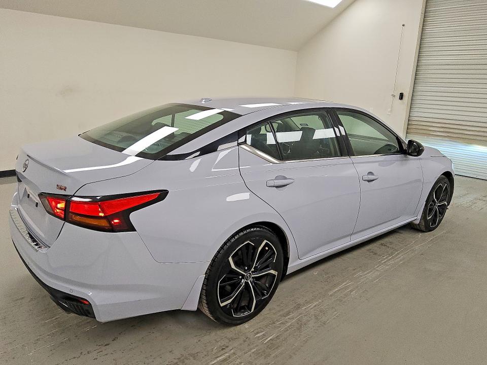 Photo 3 from auction – 2023 NISSAN ALTIMA with VIN 1N4BL4CV0PN421847