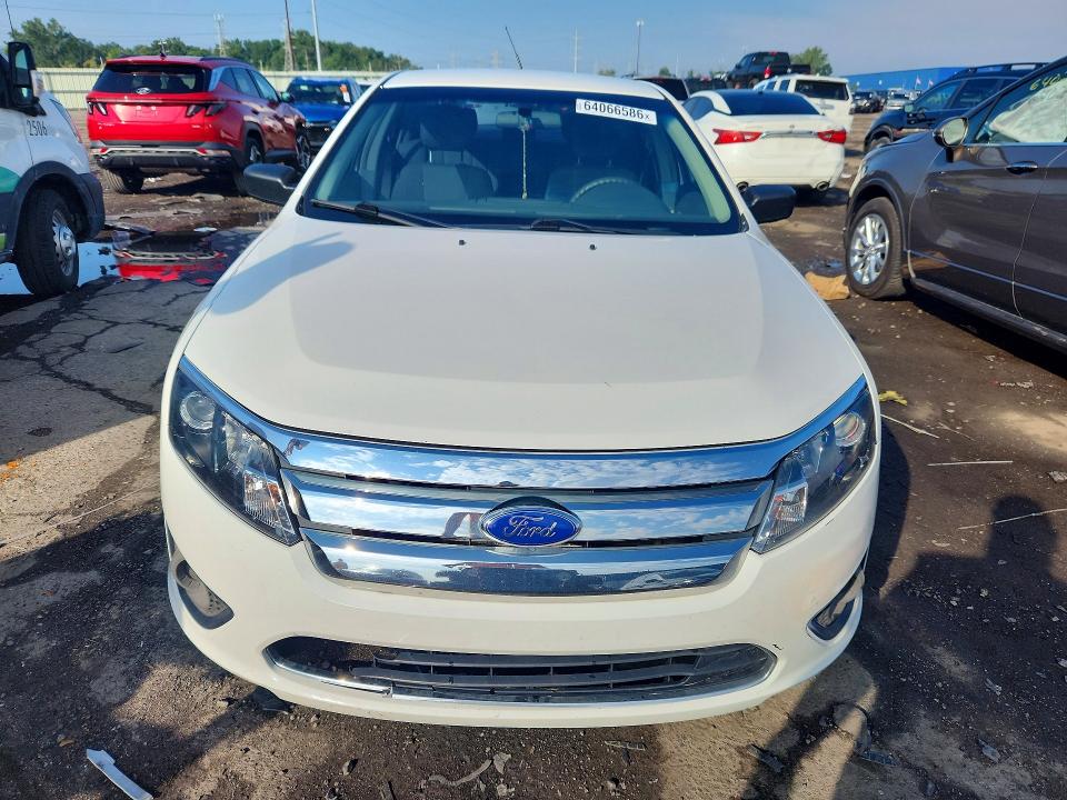 Zdjęcie 5 z aukcji – 2011 FORD FUSION z VIN 3FAHP0GA5BR297076