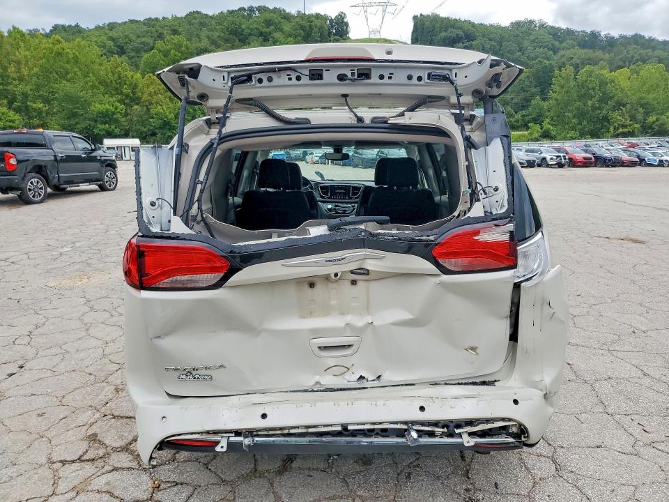 Photo 6 from auction – 2019 CHRYSLER PACIFICA with VIN 2C4RC1EG8KR643991