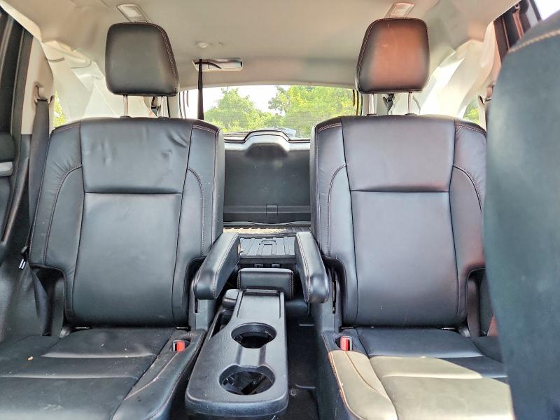 Photo 10 from auction – 2018 TOYOTA HIGHLANDER with VIN 5TDJZRFH5JS894930