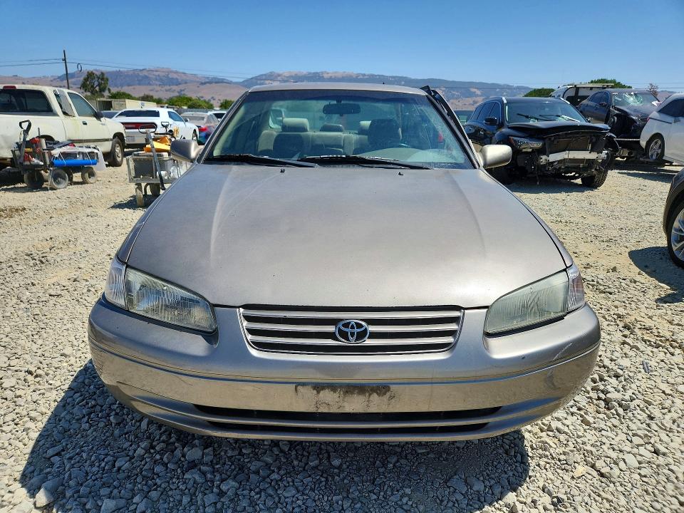 Снимка 5 от търг – 1999 TOYOTA CAMRY с VIN 4T1BG22KXXU606225