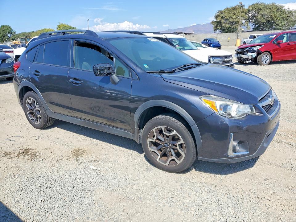 Photo 4 from auction – 2017 SUBARU CROSSTREK with VIN JF2GPAKC9H8213194