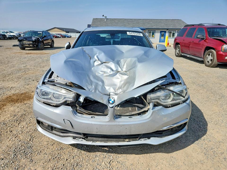 Photo 5 from auction – 2017 BMW 330 with VIN WBA8D9C51HK894235