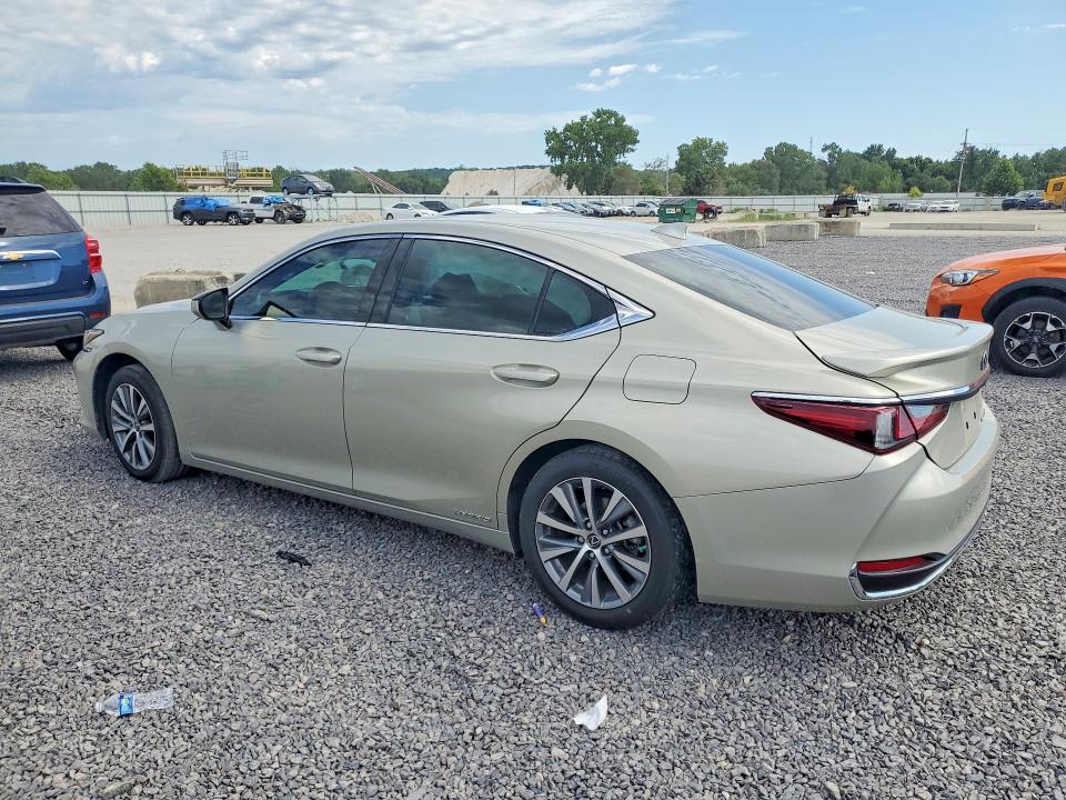 Photo 2 from auction – 2021 LEXUS ES with VIN 58ADA1C13MU008752