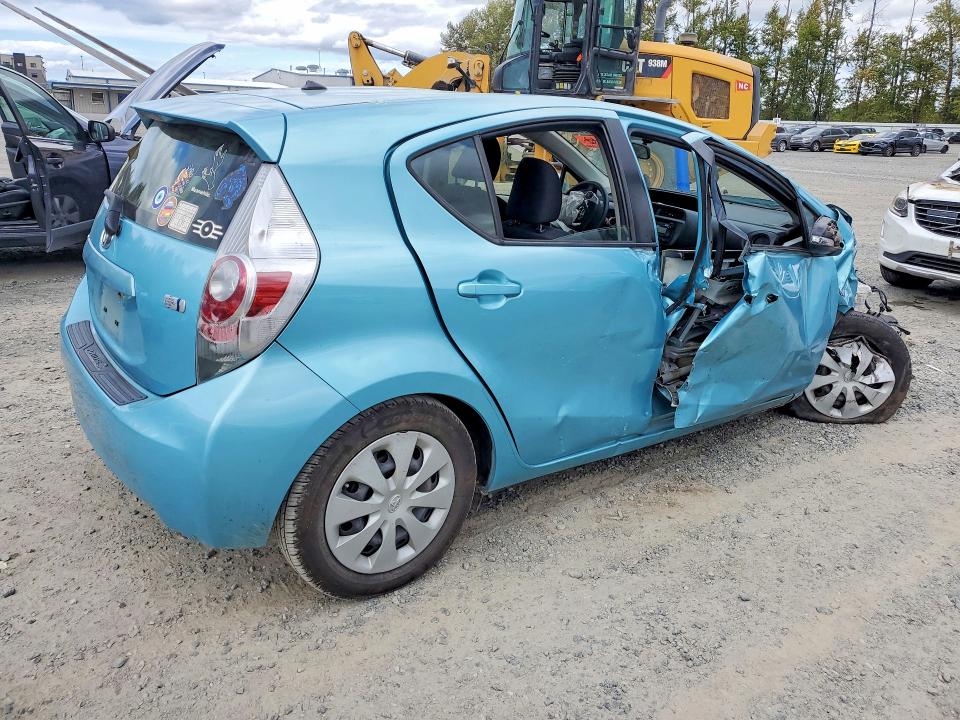 Zdjęcie 3 z aukcji – 2014 TOYOTA PRIUS C z VIN JTDKDTB34E1077767