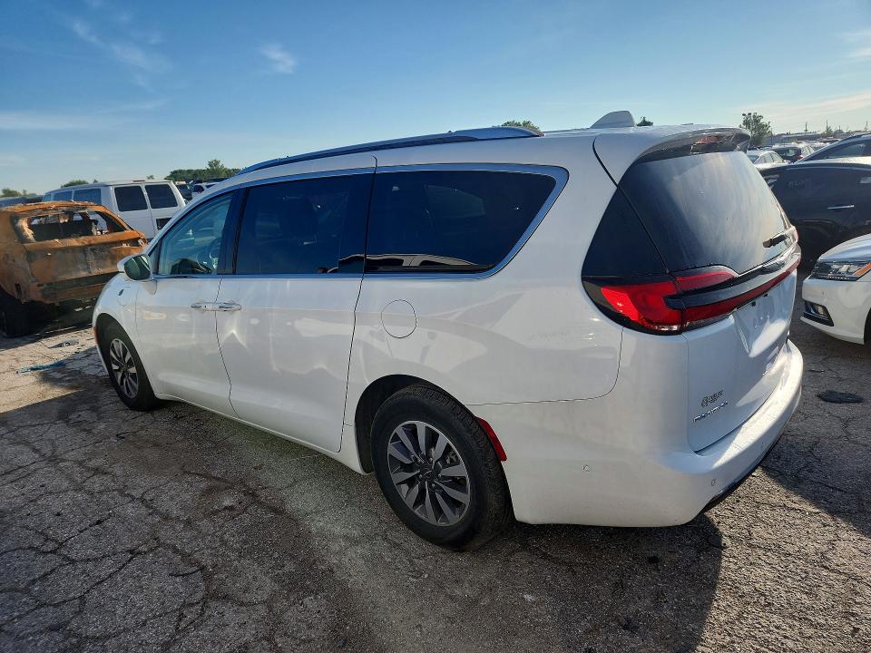 Photo 2 from auction – 2021 CHRYSLER PACIFICA with VIN 2C4RC1L75MR585876