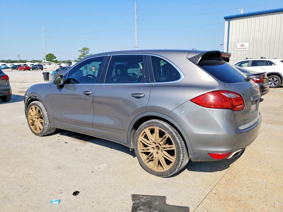 Photo 2 from auction – 2012 PORSCHE CAYENNE with VIN WP1AB2A21CLA40356
