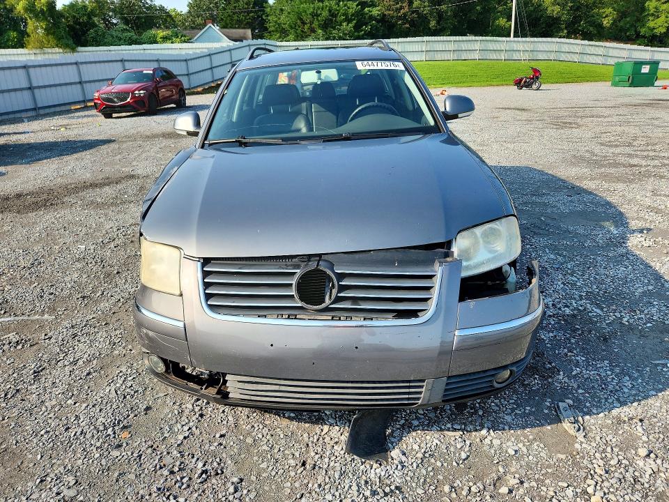 Photo 5 from auction – 2005 VOLKSWAGEN PASSAT with VIN WVWCD63B95E126708