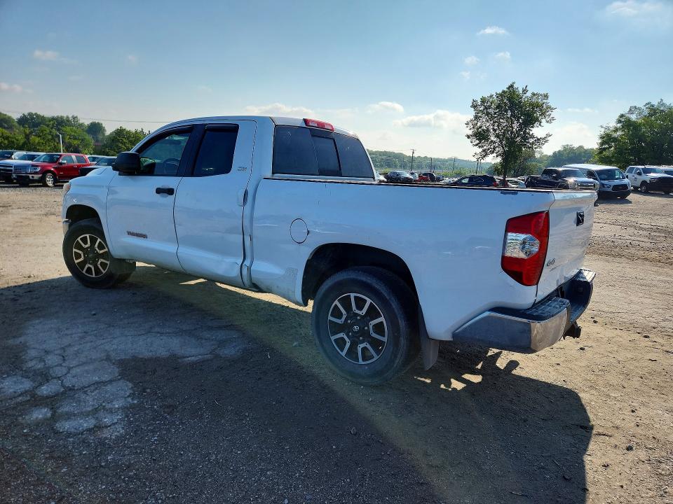 Photo 2 from auction – 2015 TOYOTA TUNDRA with VIN 5TFUM5F12FX060428