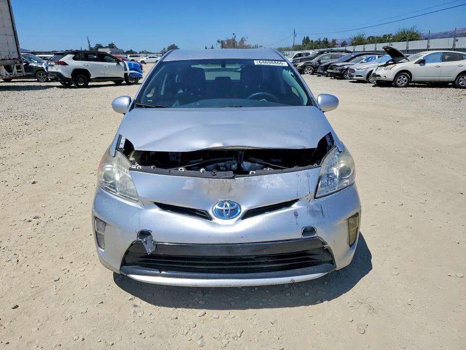 Photo 5 from auction – 2015 TOYOTA PRIUS with VIN JTDKN3DU8F0485263