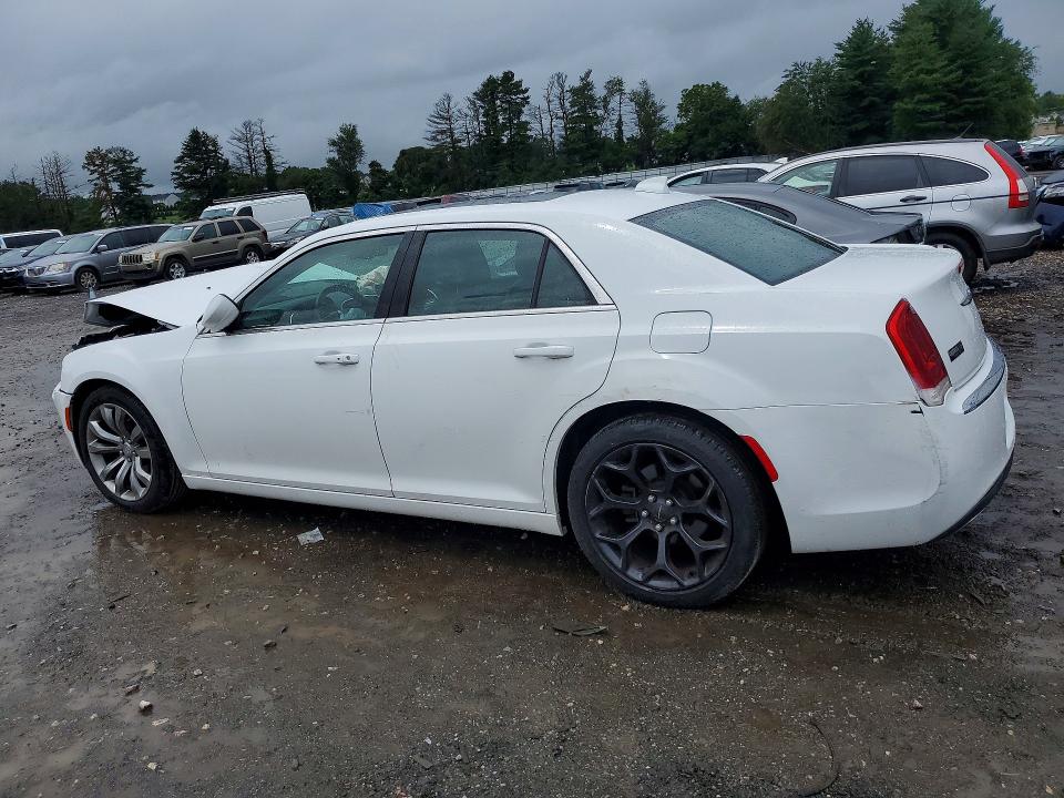 Zdjęcie 2 z aukcji – 2017 CHRYSLER 300 z VIN 2C3CCAAG4HH626880