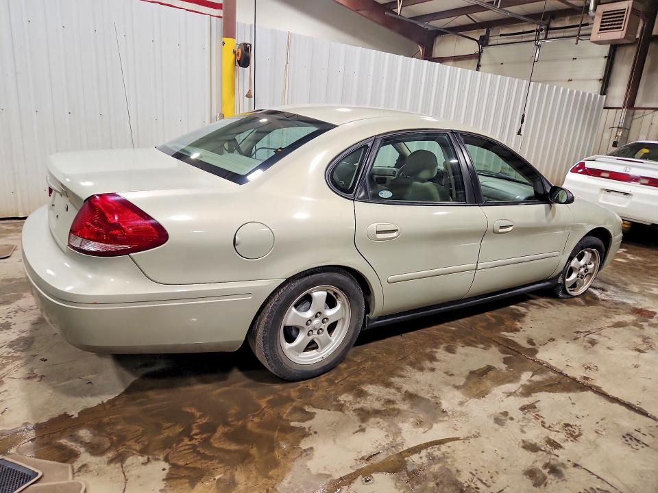 Photo 3 from auction – 2004 FORD TAURUS with VIN 1FAFP55284A195140